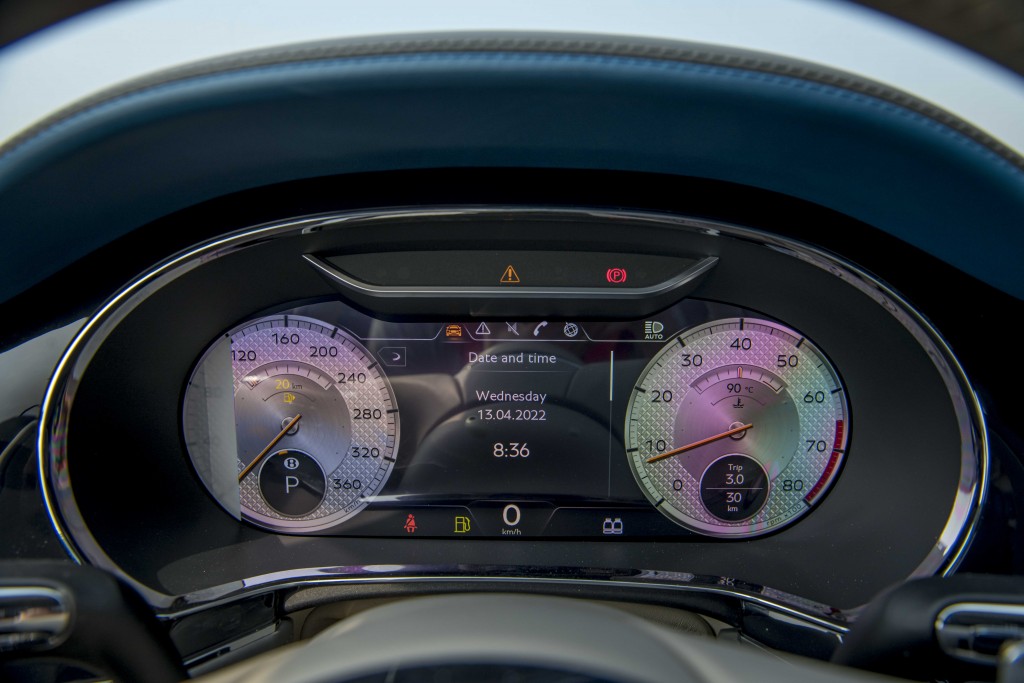 Hé lộ hình ảnh Continental GT V8 Mulliner hội tụ tinh hoa từ nghệ thuật thủ công