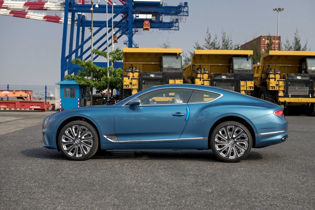 Những hình ảnh đầu tiên được tiết lộ của chiếc Bentley Continental GT V8 Mulliner vừa cập cảng Hải Phòng
