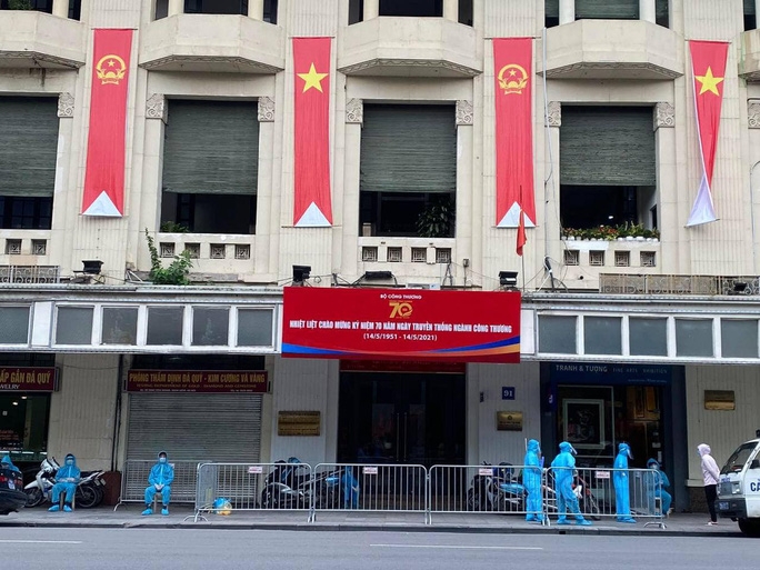 Bài 1: Một người lơ là, cả xã hội vất vả