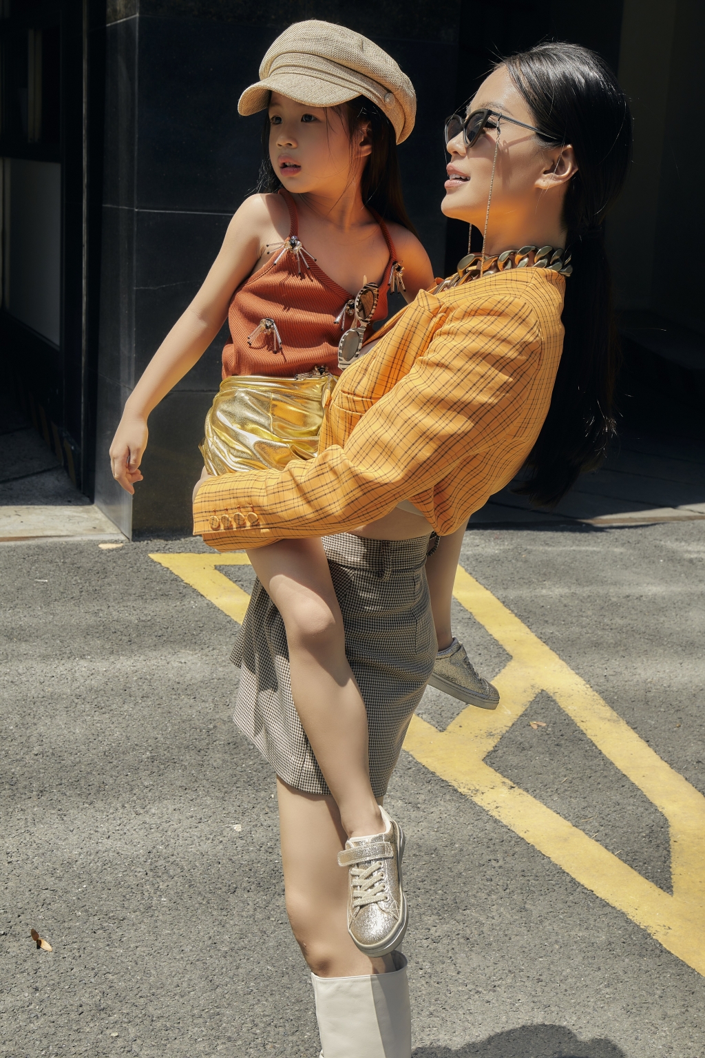 Á hậu Diễm Trang và con gái trong bộ ảnh mới