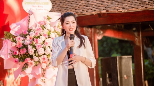 Thủy Moon chắp cánh cho bạn trẻ có ước mơ và tham vọng theo đuổi nghề làm đẹp