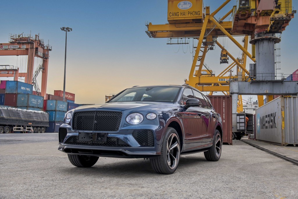 Những hình ảnh đầu tiên của Bentley Bentayga S 2022 