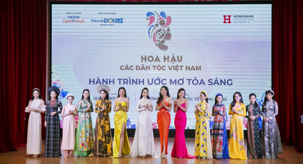 Hoa khôi Diệu Ngọc; Á hậu Hà Thu; Người đẹp Thái Thị Hoa, Vân Anh  truyền cảm hứng tới các thí sinh