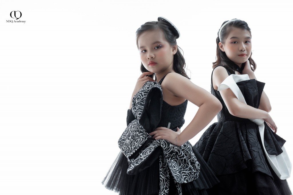 Bé Trúc Lam và bé Bảo Hân Bé Trúc Lam và bé Bảo Hân