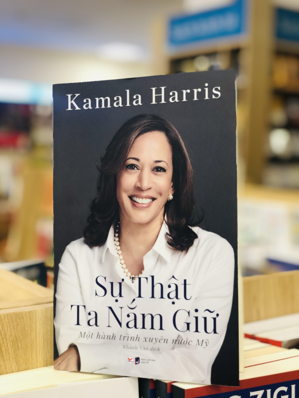 Ra mắt cuốn hồi kí của Phó Tổng thống Mỹ Kamala Harris