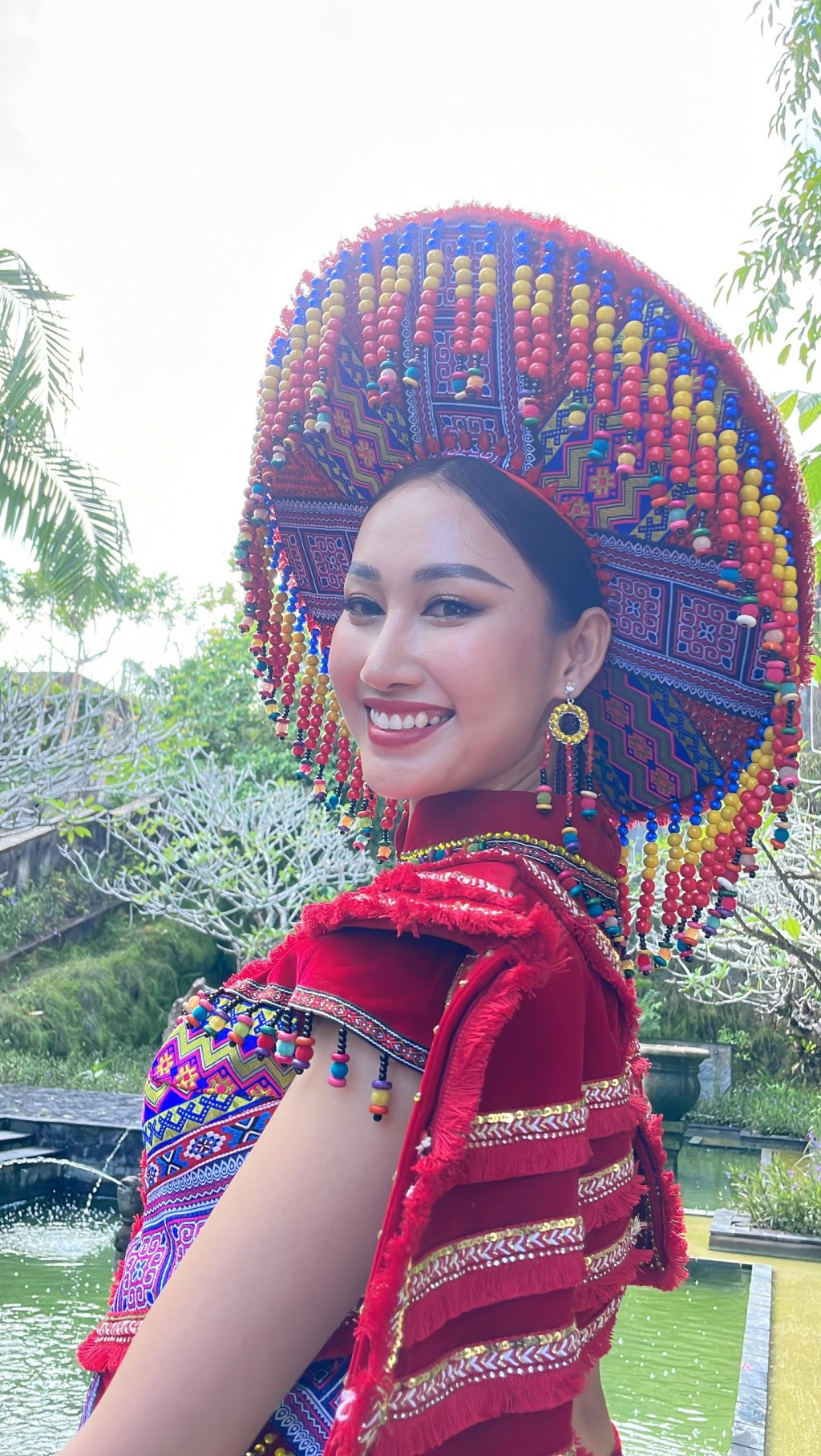 Đoàn Hồng Trang  được các thí sinh Miss Global 2022 yêu mến