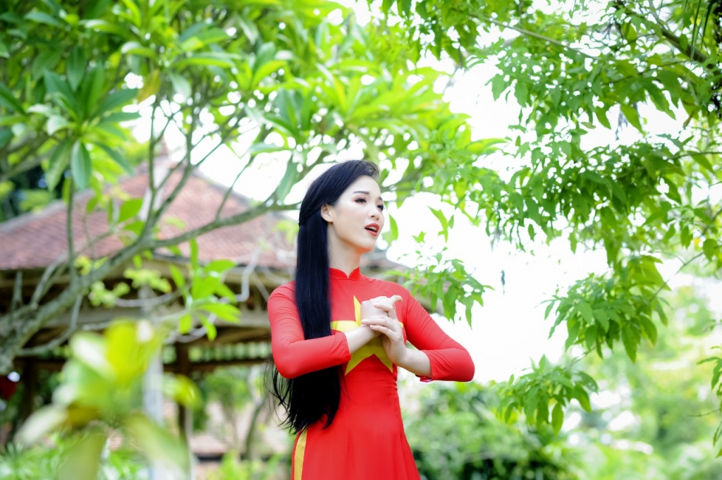 Á hậu Trang Viên làm MV “Màu hoa chiến công” tri ân Ngày Thương binh - Liệt sĩ