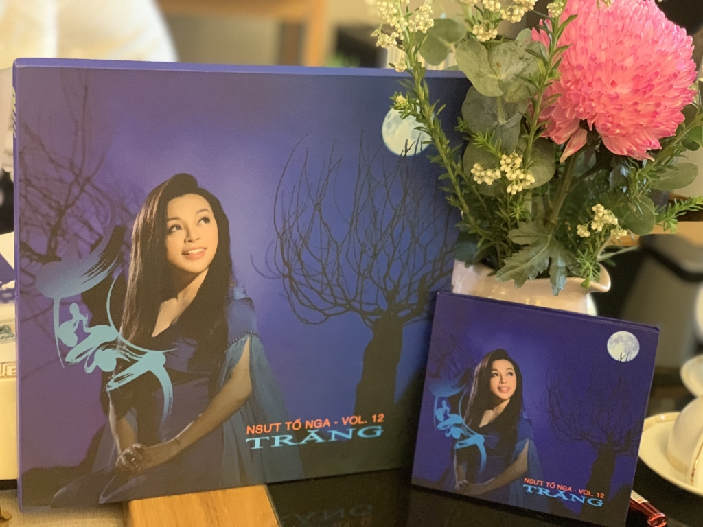 NSƯT Tố Nga tiên phong phát hành album mới định dạng băng cối, đĩa than