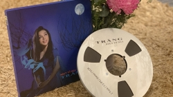 NSƯT Tố Nga tiên phong phát hành album mới định dạng băng cối, đĩa than