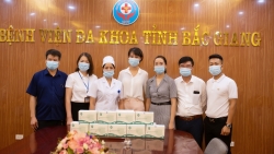 Hoa hậu Du lịch Châu Á Phạm Lan Anh tặng 50.000 khẩu trang cho Bệnh viện đa khoa Bắc Giang