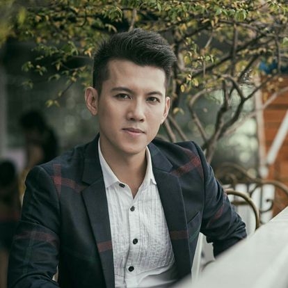 Ca sĩ Võ Thành Tâm –  người thể hiện ca khúc “Những thiên thần đất Việt”.