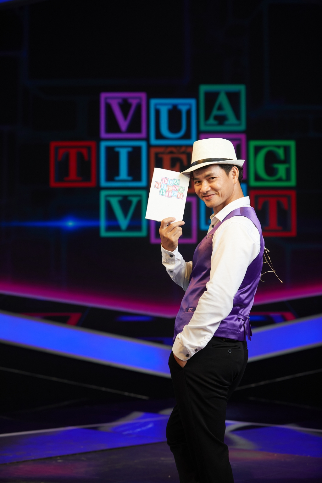 Xuân Bắc trổ tài làm thơ khi dẫn dắt 