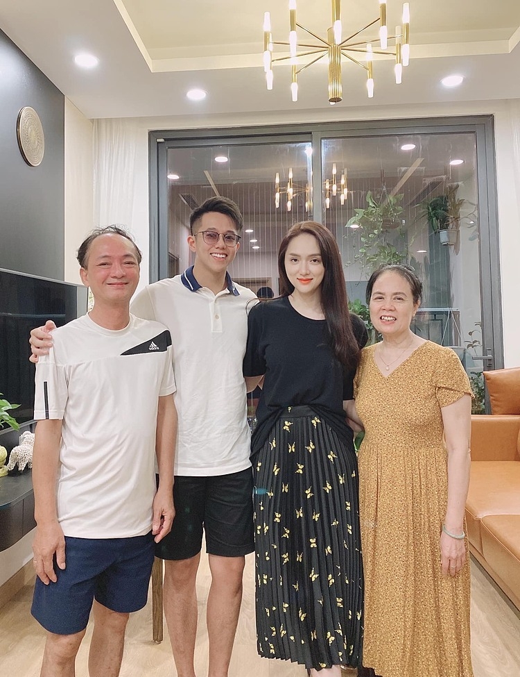 Matt Liu và gia đình Hương Giang