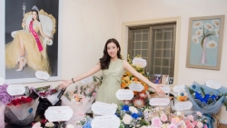 Sinh nhật ngập hoa được chở bằng siêu xe của Hoa hậu Đỗ Mỹ Linh