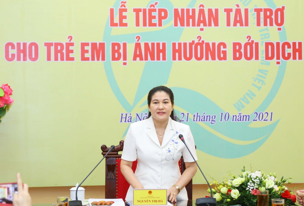 Bà Nguyễn Thị Hà- Thứ trưởng Bộ Lao động - Thương binh và Xã hội phát biểu tại buổi lễ