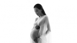Tin tức giải trí mới nhất ngày 2/11: Hồ Ngọc Hà khoe bụng bầu song thai với Kim Lý