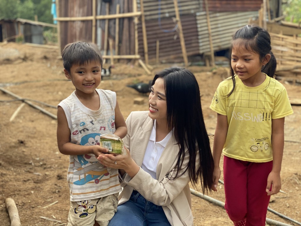 Hình ảnh Đỗ Hà mang đến cuộc thi Miss World