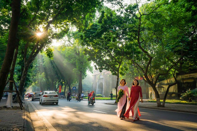 Đời sống đô thị của thành phố sôi động như Hà Nội là chất liệu vô tận cho các sáng tác văn học