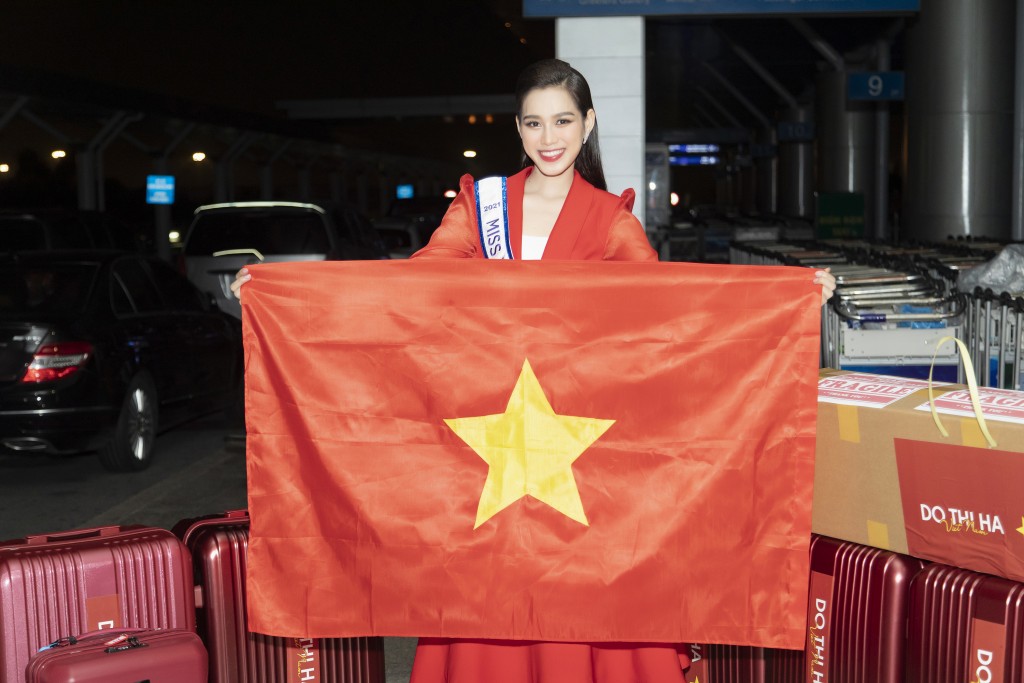 Đỗ Hà mang gần 200kg hành lý, bay gần 30 tiếng để thi Miss World 2021