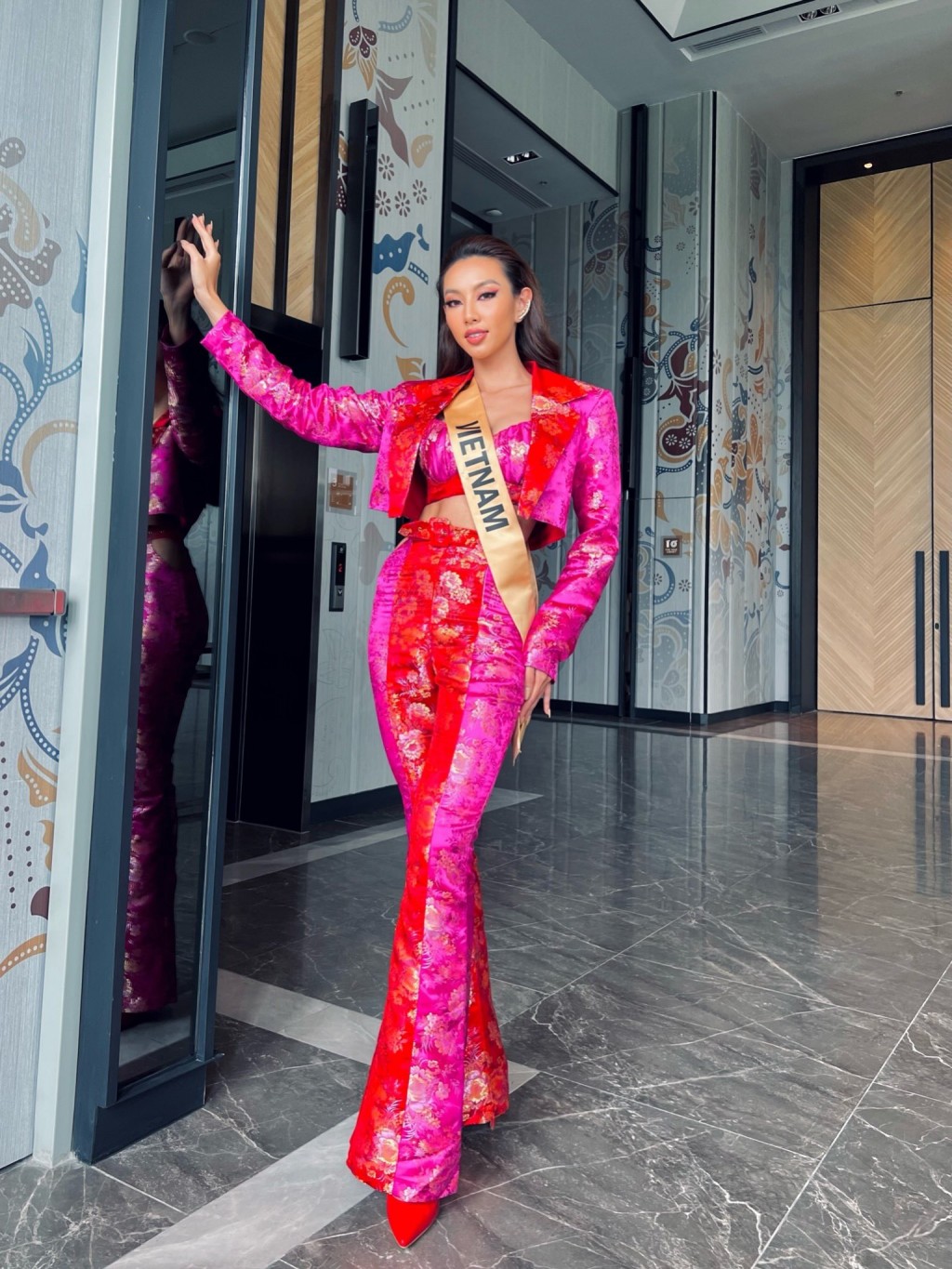 Thùy Tiên vừa tham gia vòng phỏng vấn kín cùng Ban giám khảo của Miss Grand International 2021