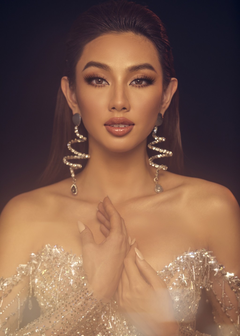 Cận cảnh trang phục dự thi Bán kết của Miss Grand Vietnam 2021 Thùy Tiên