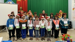 Hoạt động ý nghĩa của Chương trình “Cùng bạn đọc sách - Nâng tầm trí tuệ Việt” dành cho bạn đọc, giáo viên và học sinh  ở Quảng Trị