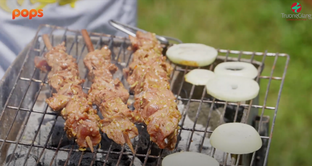 Lynk Lee, Văn Mai Hương, Đại Nghĩa, Liz Kim Cương ăn “trôi” luôn hình tượng vì bí kíp nấu ăn đỉnh cao của Trường Giang