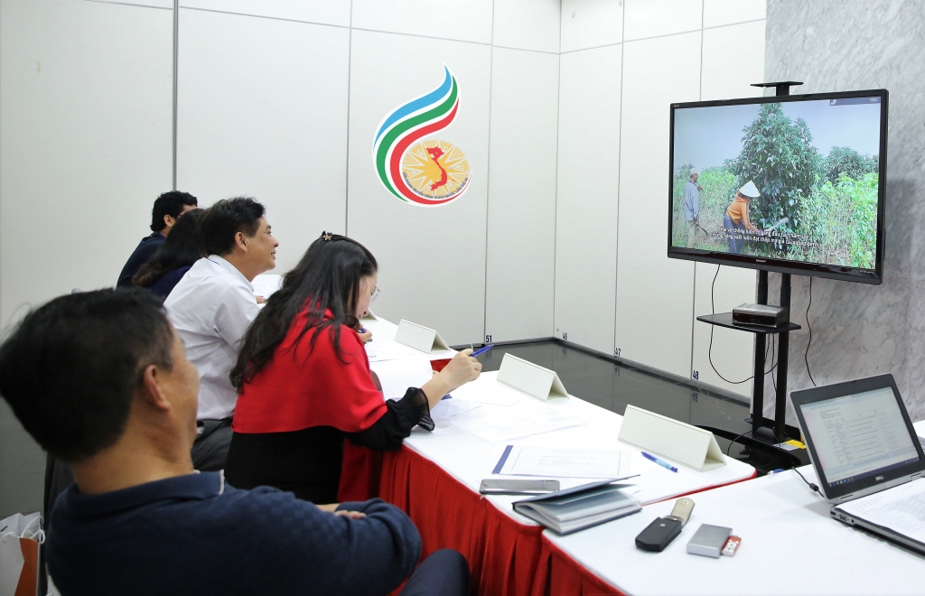 Ban Giám khảo thể loại Chương trình Truyền hình Tiếng dân tộc chấm thi tối 10/12/2020