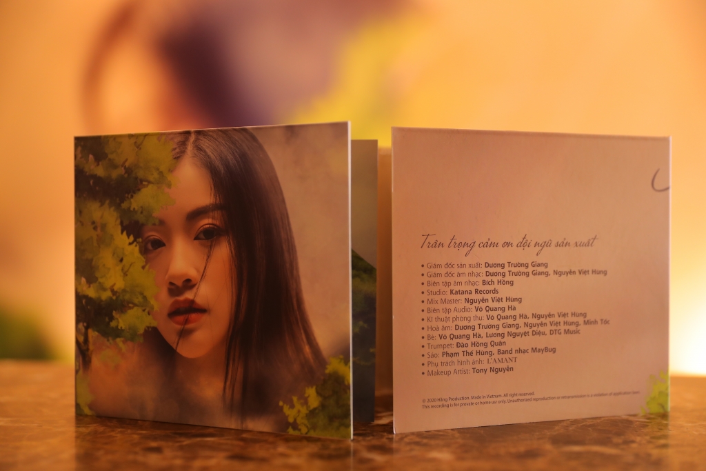 NSND Thu Hiền ngỡ ngàng về album hát nhạc cách mạng của Thu Hằng