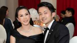 Hoa hậu Thu Hoài lần đầu xuất hiện cùng chồng sau khi đăng ký kết hôn tại Mỹ
