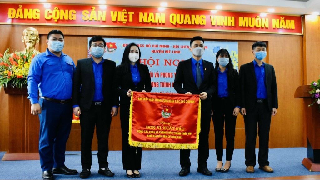 Huyện đoàn Mê Linh được Trung ương Đoàn tặng Cờ thi đua xuất sắc