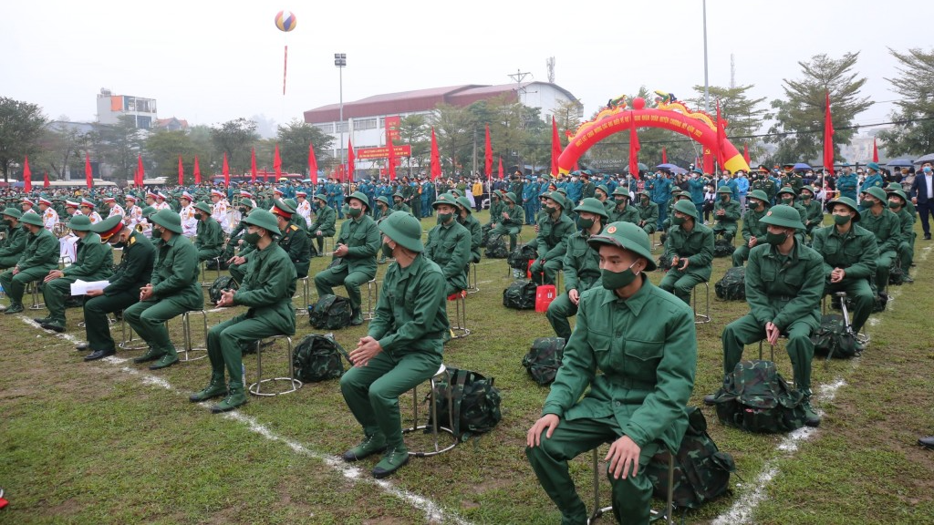 246 thanh niên ưu tú huyện Chương Mỹ lên đường nhập ngũ