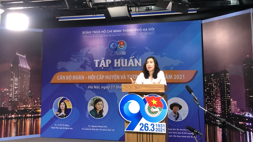 Đồng chí Lê Thị Thu Hằng, Người phát ngôn Bộ Ngoại giao, Vụ trưởng Vụ Thông tin Báo chí Bộ Ngoại giao trao đổi về Chính sách đối ngoại của Việt Nam  tại chương trình