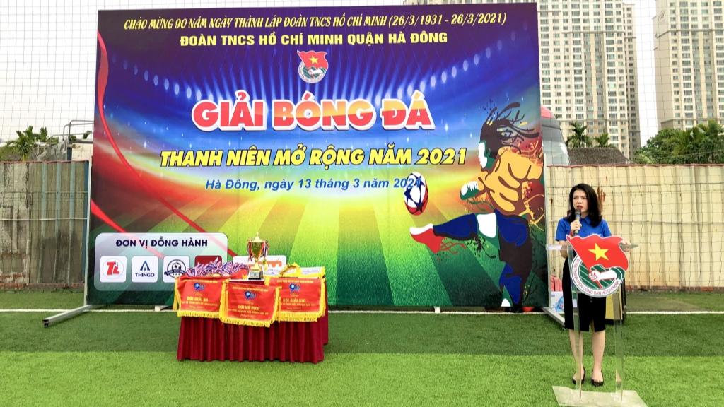 Đồng chí Hoàng Thị Huyền Trang, Bí thư Quận đoàn Hà Đông phát biểu khai mạc Đồng chí Hoàng Thị Huyền Trang, Bí thư Quận đoàn Hà Đông phát biểu khai mạc