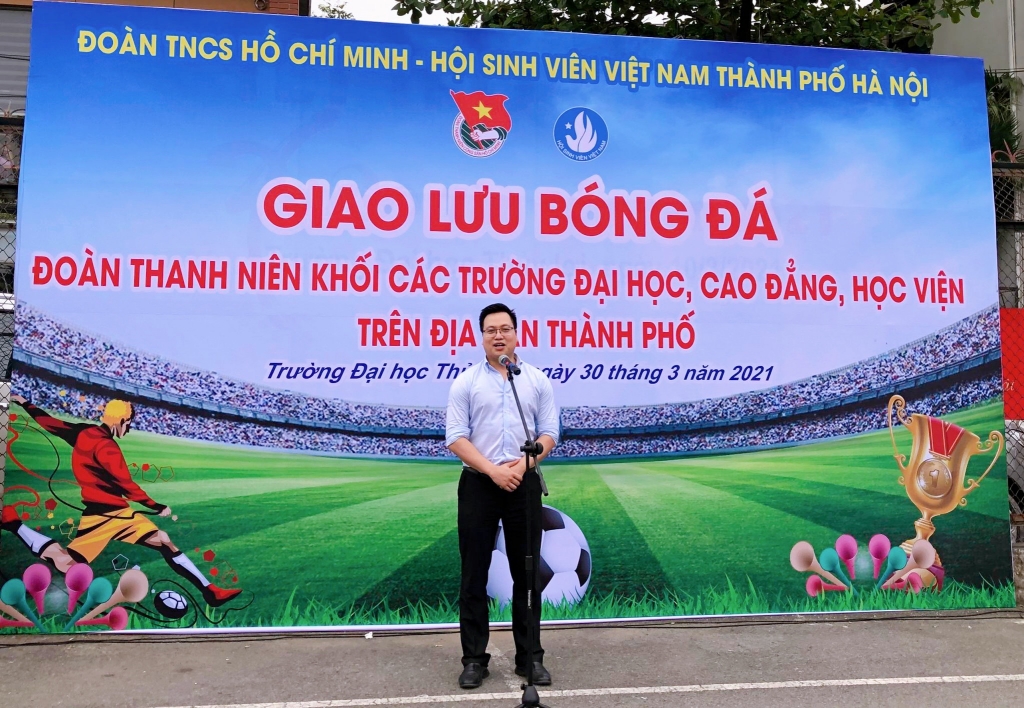 Đồng chí Trần Quang Hưng, Phó Bí thư Thành đoàn Hà Nội phát biểu khai mạc