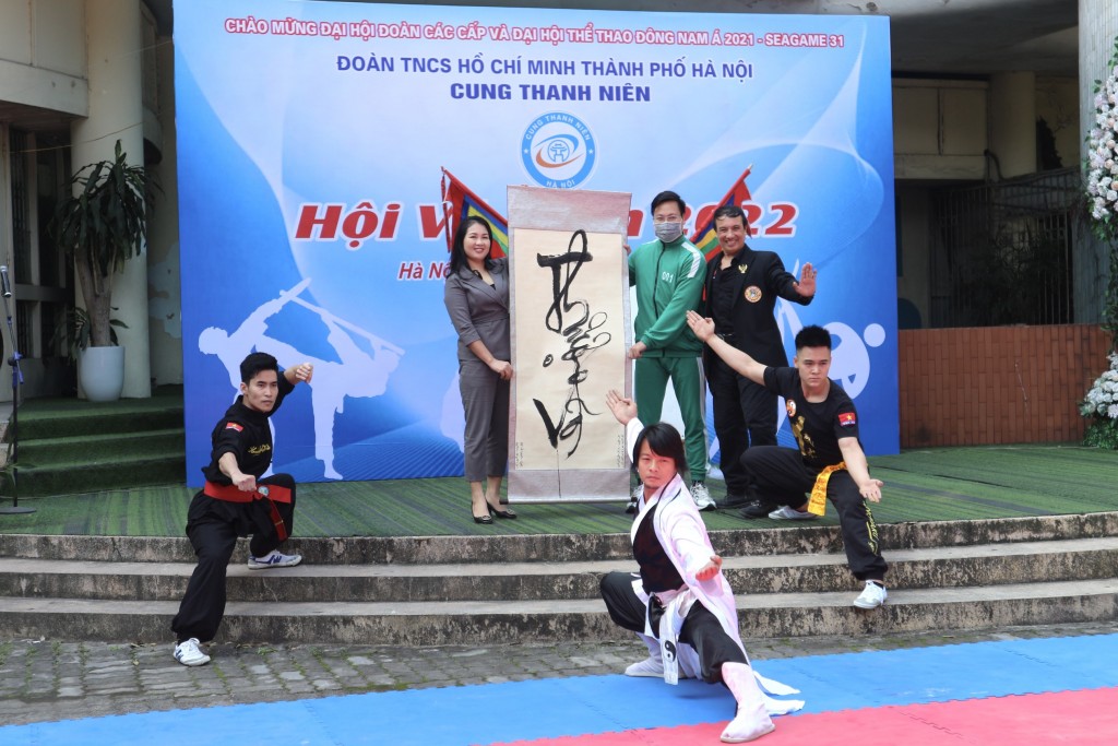 Hấp dẫn các màn biểu diễn võ thuật đặc sắc từ Hội võ xuân 2022 Hấp dẫn các màn biểu diễn võ thuật đặc sắc từ Hội võ xuân 2022