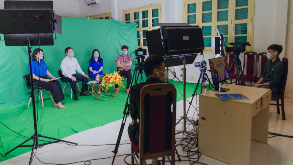Thành đoàn Hà Nội ứng dụng công nghệ trực tuyến trong công tác tuyên truyền bầu cử và phòng chống dịch Covid-19.