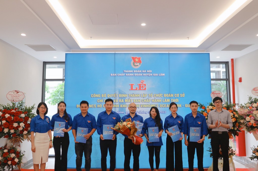 Ra mắt Đoàn thanh niên khu đô thị Vinhomes Ocean Park Ra mắt Đoàn thanh niên khu đô thị Vinhomes Ocean Park