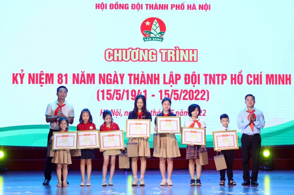 Thiếu nhi Thủ đô kỷ niệm 81 năm Ngày thành lập Đội