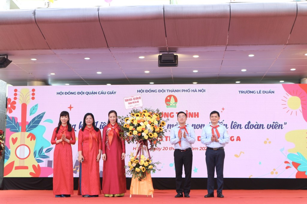 Hấp dẫn các hoạt động trong liên hoan ca khúc măng non “Tiến lên đoàn viên” Hấp dẫn các hoạt động trong liên hoan ca khúc măng non “Tiến lên đoàn viên”