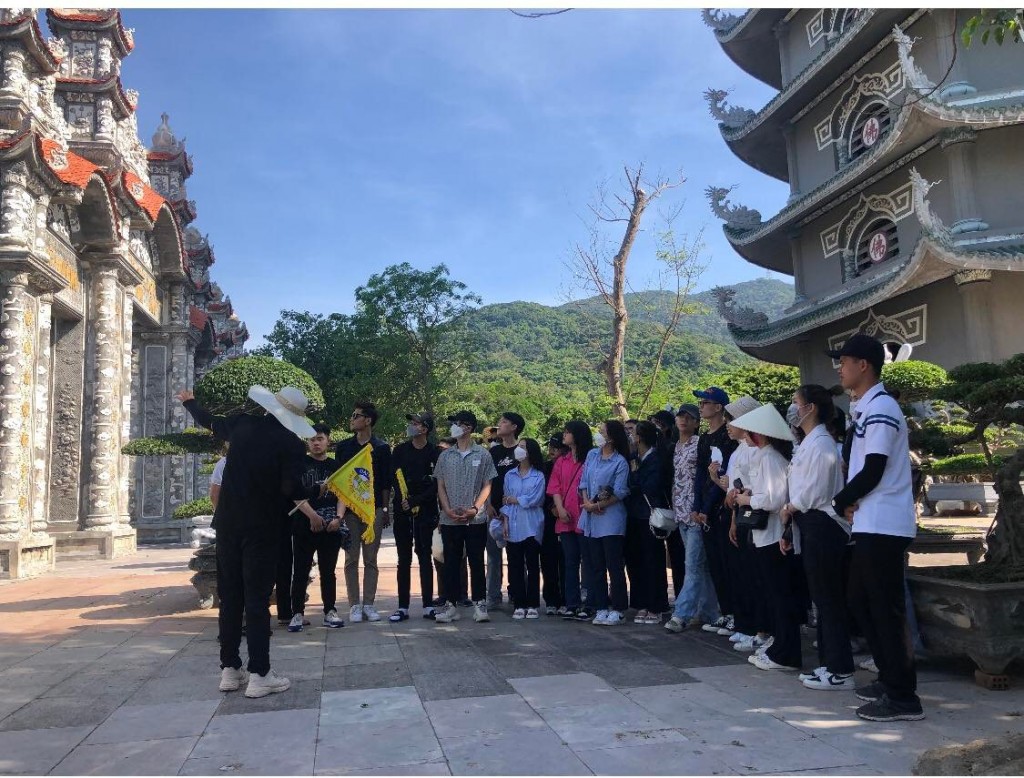 Thực hành chuyên ngành: Bước đệm vững chắc cho sinh viên ngành du lịch Thực hành chuyên ngành: Bước đệm vững chắc cho sinh viên ngành du lịch