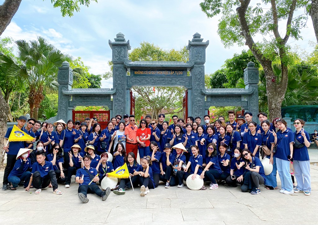 Thực hành chuyên ngành: Bước đệm vững chắc cho sinh viên ngành du lịch Thực hành chuyên ngành: Bước đệm vững chắc cho sinh viên ngành du lịch