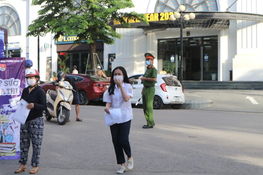 Cầu nối, điểm tựa cho phụ huynh và học sinh để kỳ thi diễn ra thành công