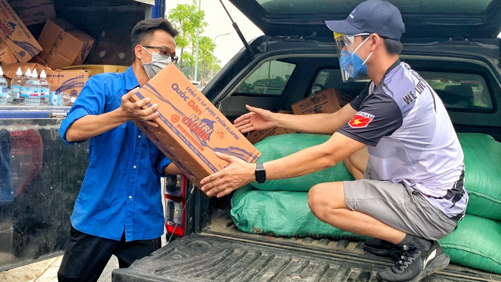 Tỉnh đoàn Bắc Ninh trao tặng vật tư y tế, nhu yếu phẩm tới tuổi trẻ và Nhân dân Thủ đô Tỉnh đoàn Bắc Ninh trao tặng vật tư y tế, nhu yếu phẩm tới tuổi trẻ và Nhân dân Thủ đô