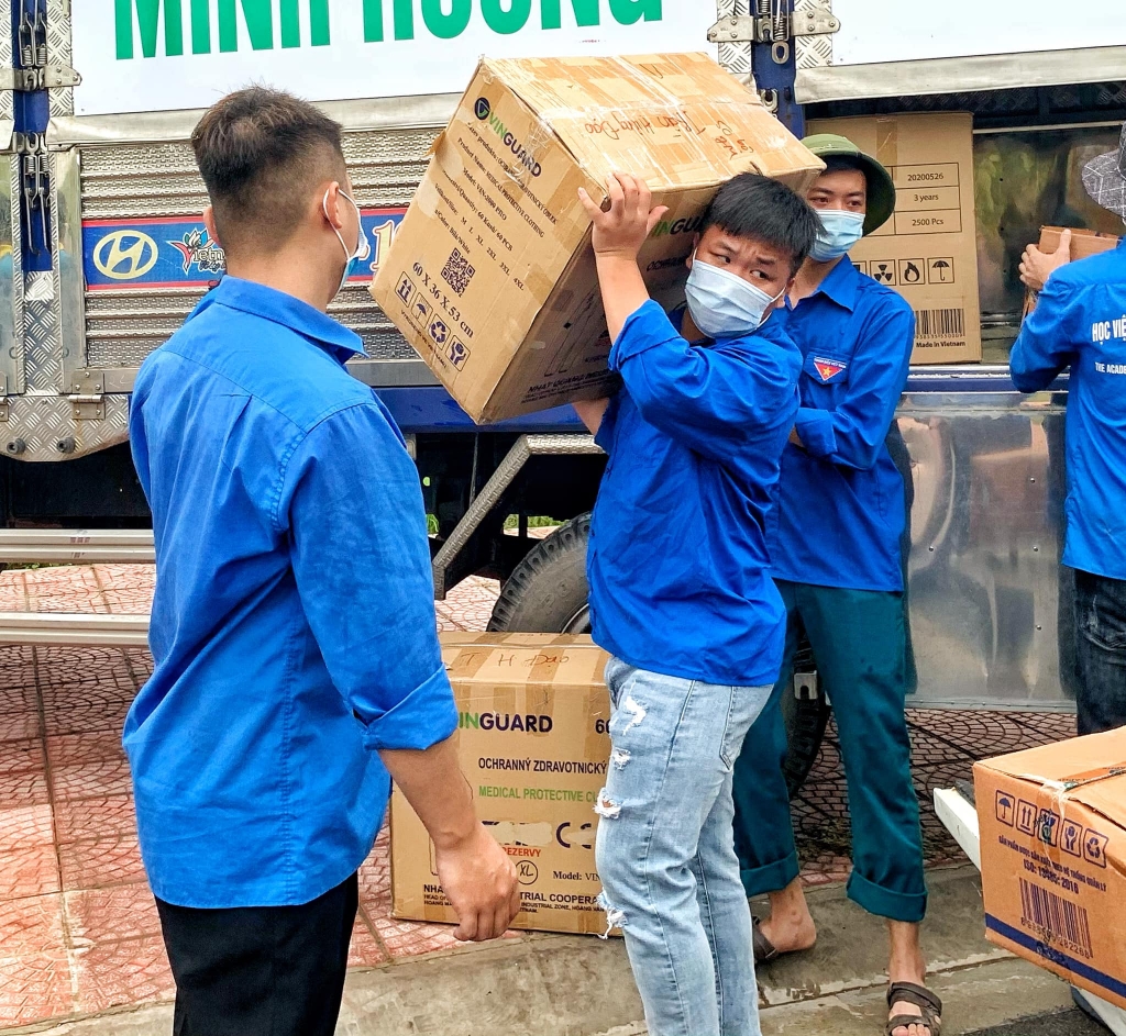 Tỉnh đoàn Bắc Ninh trao tặng vật tư y tế, nhu yếu phẩm tới tuổi trẻ và Nhân dân Thủ đô