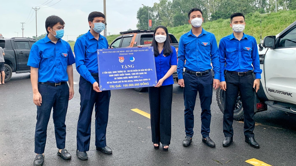 Tỉnh đoàn Bắc Ninh trao tặng vật tư y tế, nhu yếu phẩm tới tuổi trẻ và Nhân dân Thủ đô Tỉnh đoàn Bắc Ninh trao tặng vật tư y tế, nhu yếu phẩm tới tuổi trẻ và Nhân dân Thủ đô