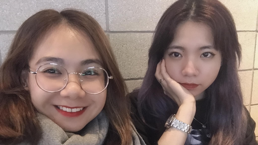 Nhiều bạn trẻ xung phong đăng ký tiêm vắc-xin, cổ vũ tinh thần cộng đồng