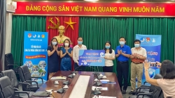 Cả nước dốc lòng hướng về miền Nam ruột thịt