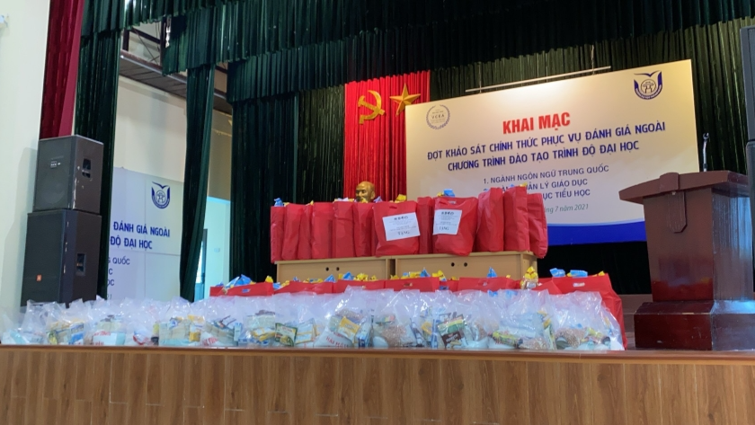 250 suất quà trao yêu thương, tiếp sức sinh viên có hoàn cảnh khó khăn 250 suất quà trao yêu thương, tiếp sức sinh viên có hoàn cảnh khó khăn