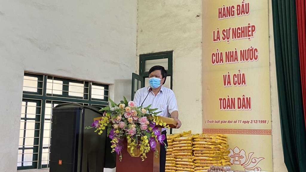 500 suất quà từ “Siêu thị mini 0 đồng” gửi tặng người dân huyện Phúc Thọ 500 suất quà từ “Siêu thị mini 0 đồng” gửi tặng người dân huyện Phúc Thọ